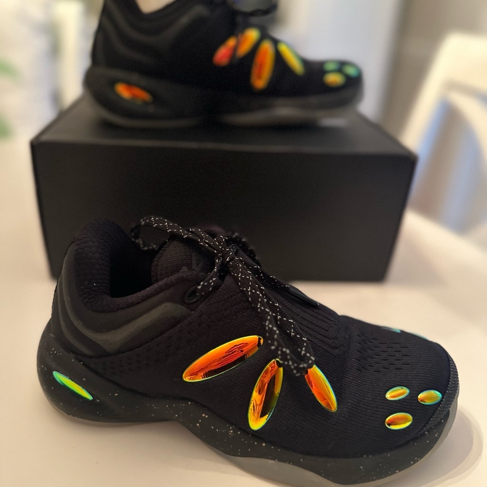741 Performance / Jaylen Brown 
Boys basketball sneakers 🏀